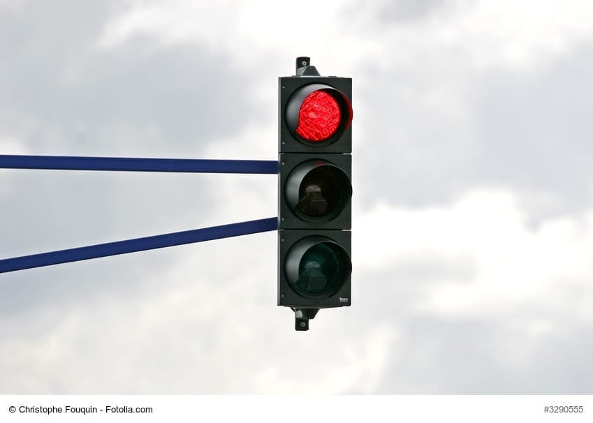 red traffic light 2.jpg